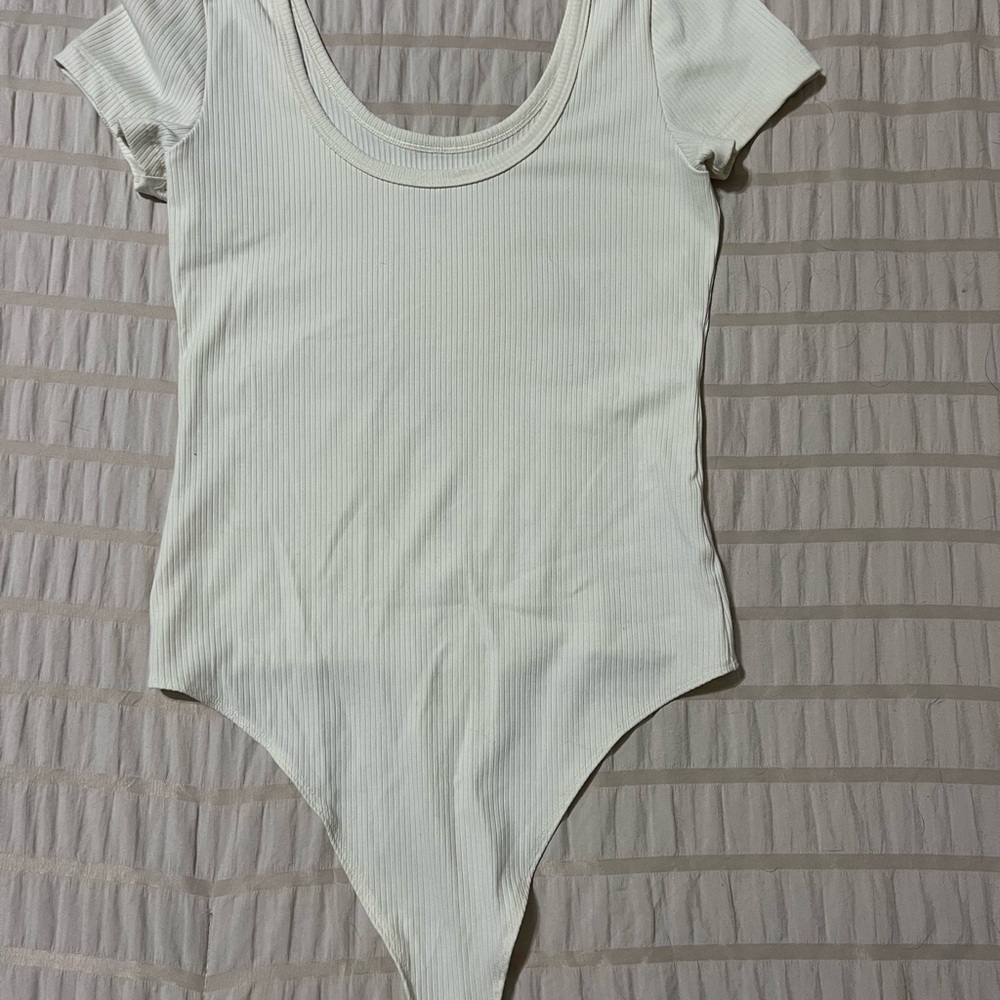 American Eagle Outfitters Ribbed White Top